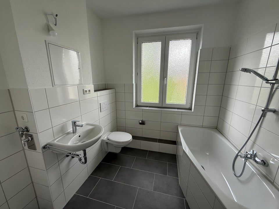 Reinkommen & Wohlfühlen! 3-RWE mit Balkon! - Foto 3
