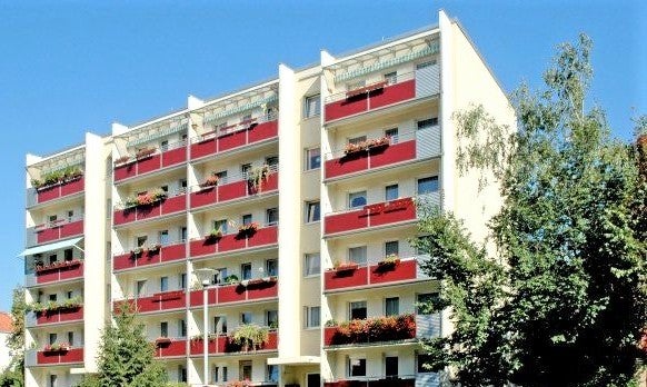 Familienfreundliche 4-Zimmer-Wohnung mit Balkon und Aufzug - Photo 1