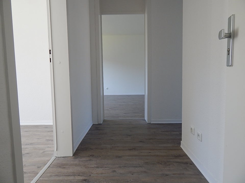 Schöne 3,5 ZImmerwohnung im 2. OG mit Balkon - Foto 2
