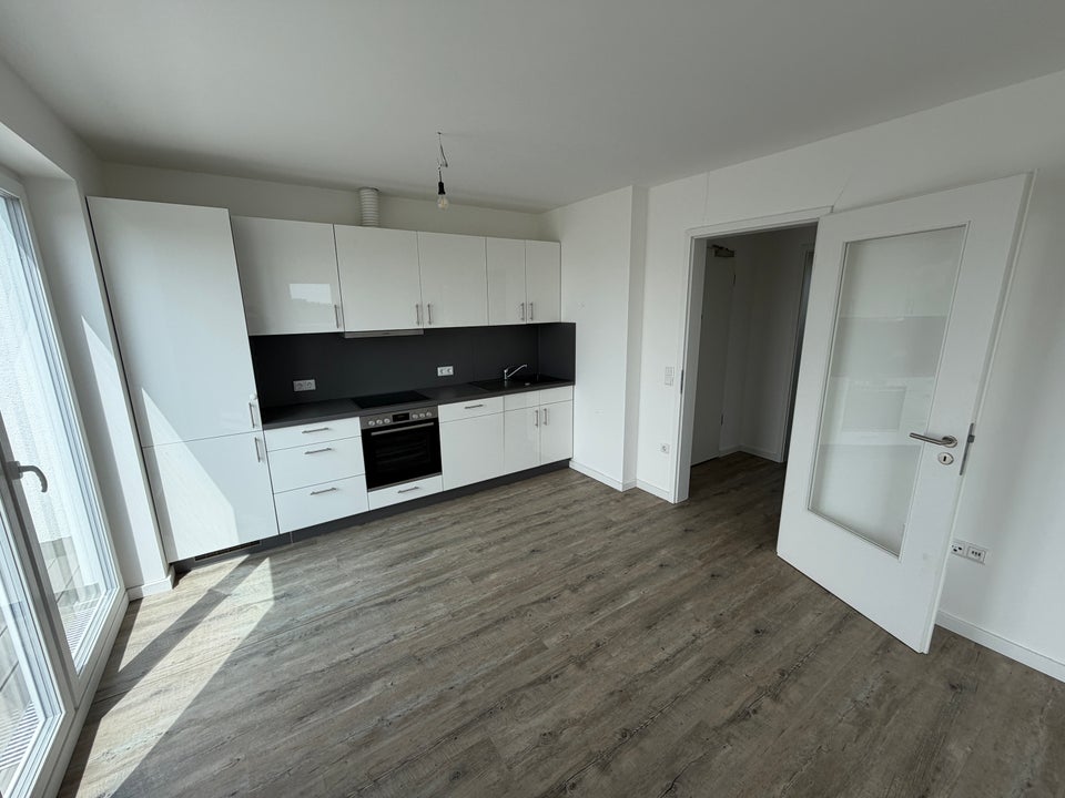 2-Zimmer Dachgeschoss mit Terrasse und Einbauküche - Foto 3
