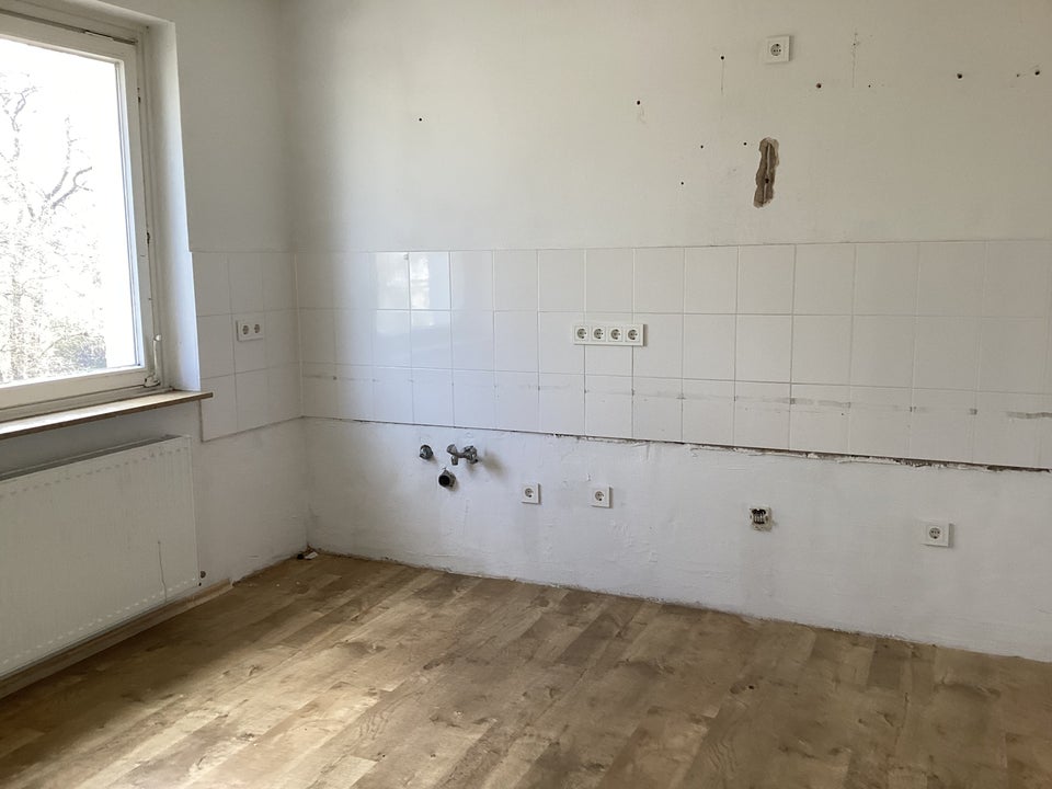 Schöne, renovierte 2-Zimmer-Wohnung mit Loggia! - Photo 3