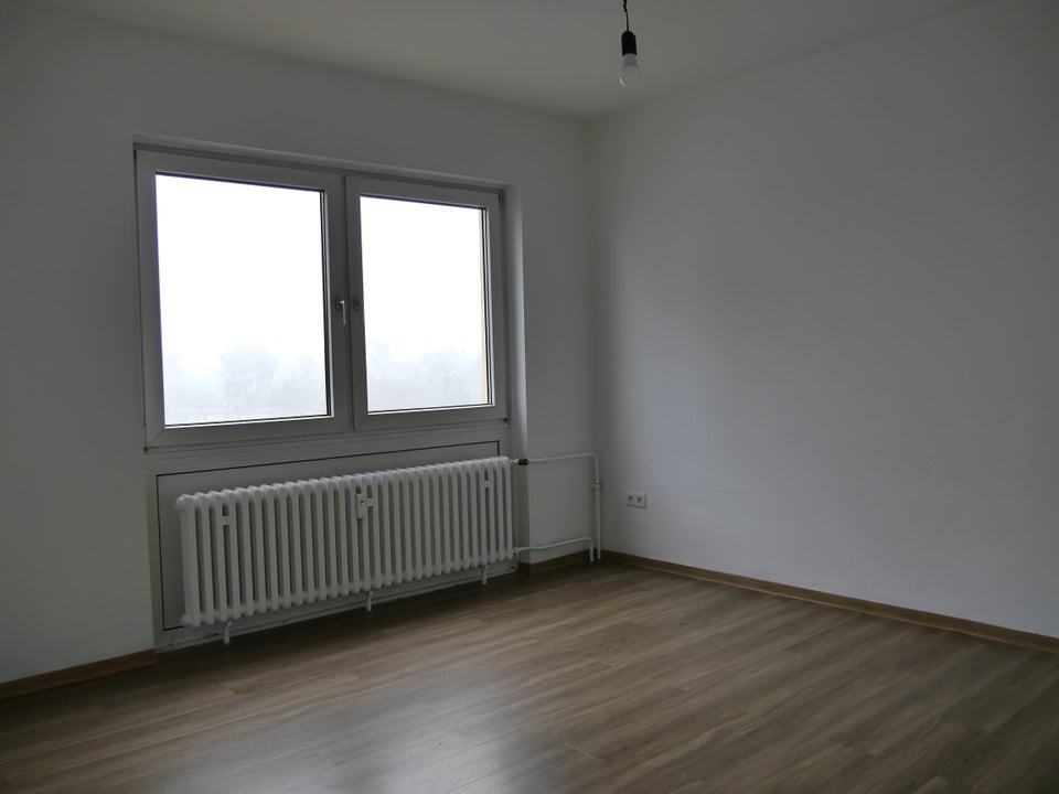 Schöne 2-Zimmer-Wohnung mit Tageslichtbad und Balkon in Neu-Isenburg zu vermieten - Photo 2