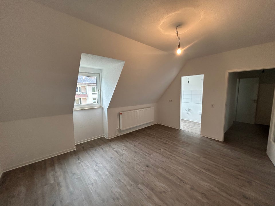 Wohn(t)raum - Dachgeschoss mit viel Raum! - Photo 4