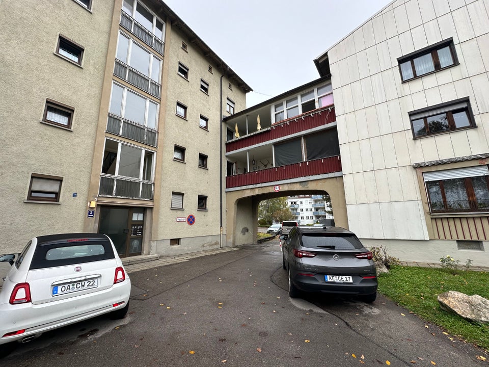 Perfekt für Familien: Frisch sanierte 4 Zimmer mit Balkon - Foto 1