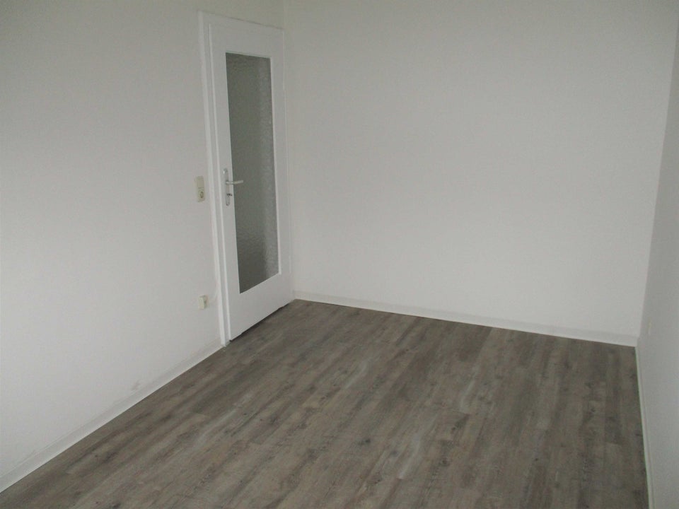 Renovierte 2 - Zimmer Wohnung mit Balkon in ruhiger Lage! - Foto 4