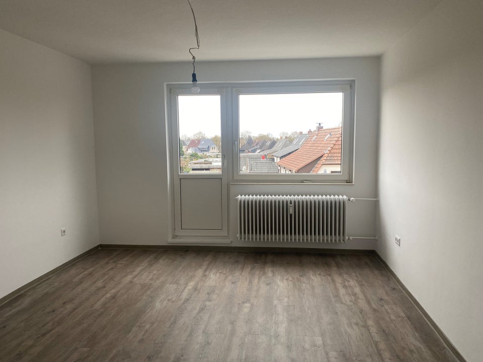 Renovierte 4-Zimmer-Wohnung mit Balkon - Foto 2