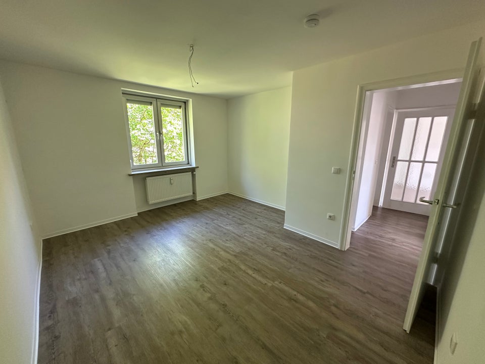 2. OG / 3 Zimmer mit Balkon - Foto 3