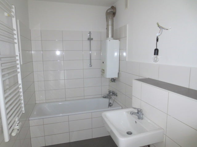 Praktisch geschnittene Wohnung wartet auf Sie! - Photo 3