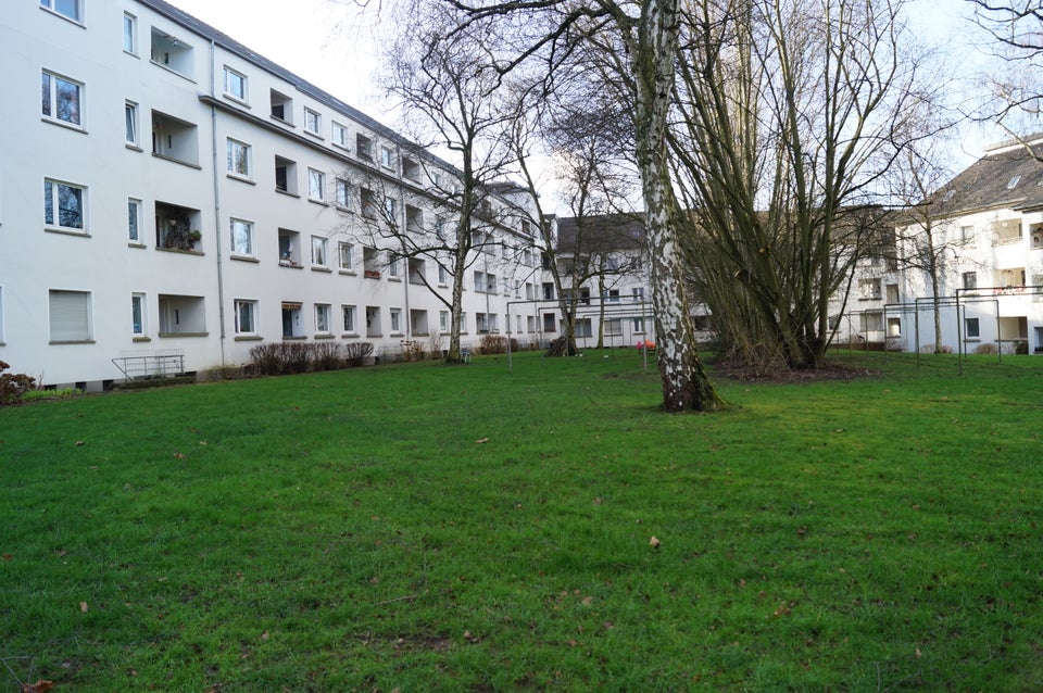 Großzügige 2-Raum-Wohnung wartet auf netten Bewohner ! - Photo 2