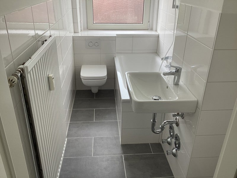 Ideal für Ihre kleine Familie! Renovierte, helle 3-Zimmer-Wohnung zu vermieten - Photo 2