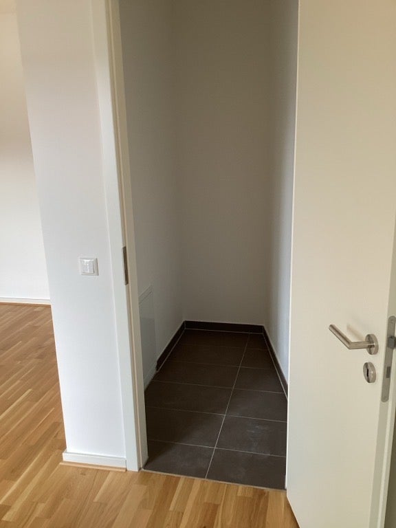 1 Raum Wohnung mit Balkon und Einbauküche - Photo 5