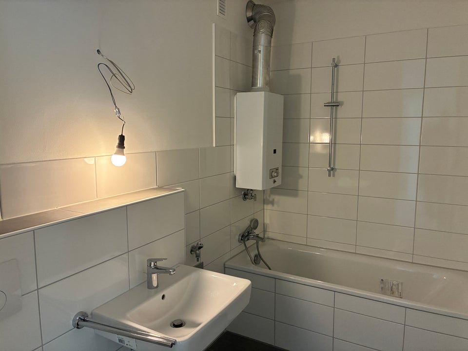 Neue Wohnung, neues Glück! Ansprechende 3,5-Zi.-Wohnung - Photo 3