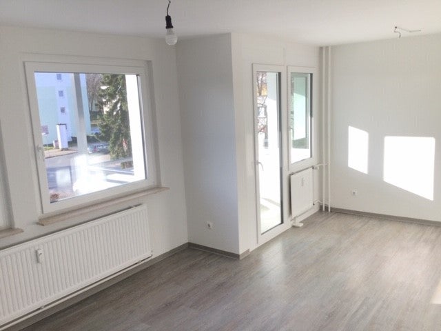 Helle 2,5-Zimmerwohnung mit Balkon zu vermieten in Baumheide - Foto 1