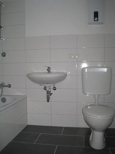 Auf gute Nachbarschaft: günstig geschnittene 3-Zi.-Wohnung - Photo 1