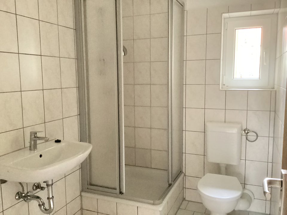 2-Zimmer-Wohlfühlwohnung mit Dusche + Balkon - Foto 2