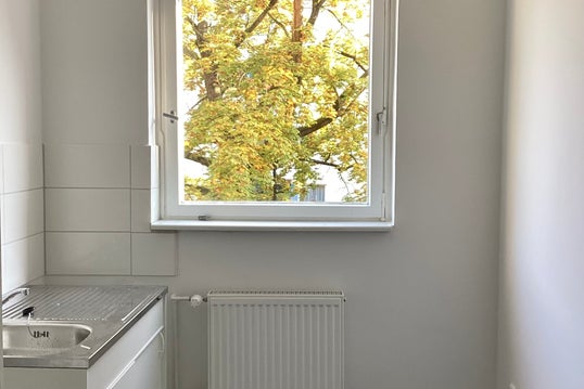 تصویر schöne 2-Zimmer-Wohnung mit Balkon · Lupinenweg 1a, 12357 Berlin
