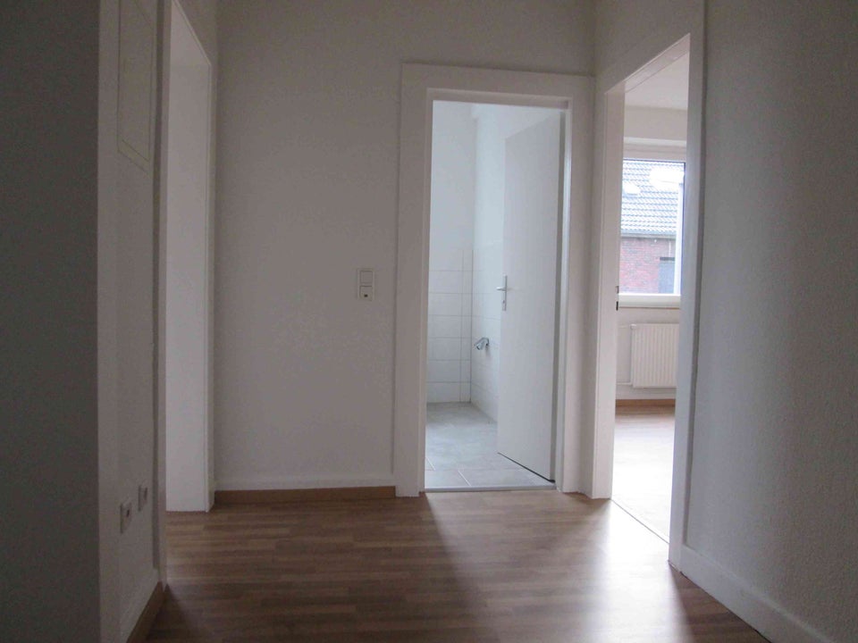 *große 2-Zimmer-Wohnung mit Wohnküche sucht neuen Mieter* - Foto 4