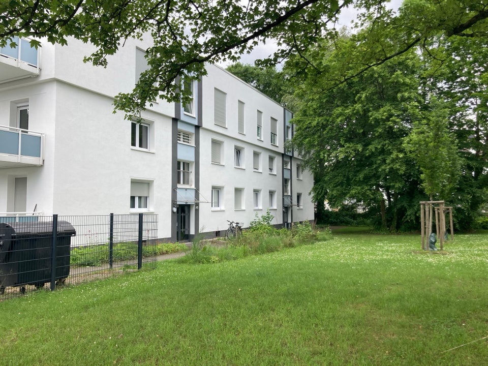 Zum Einzug bereit - ansprechend freundliche Wohnung mit Balkon - Photo 5