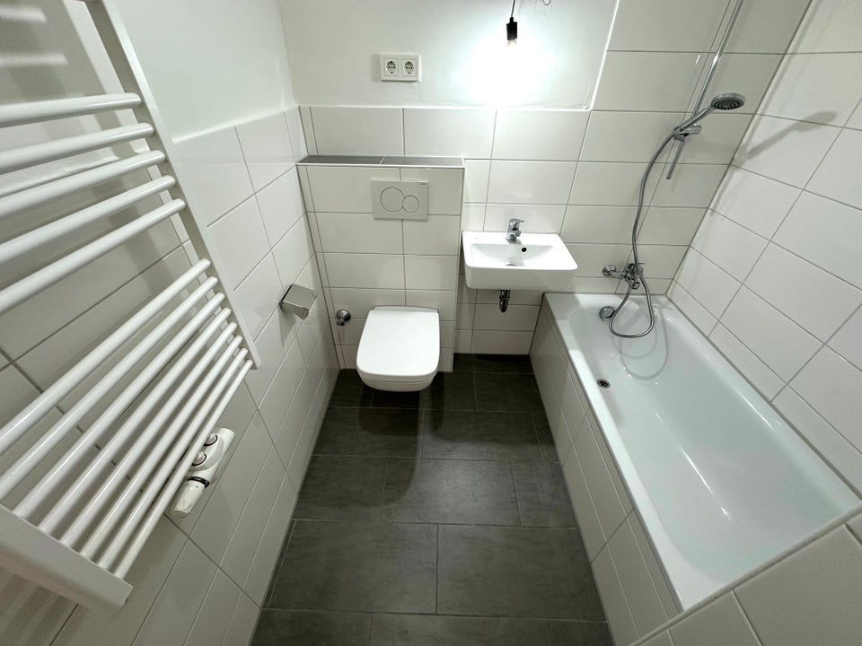 Einzug leicht gemacht: 3,5-Zimmer-Wohnung ab sofort frei! - Foto 2