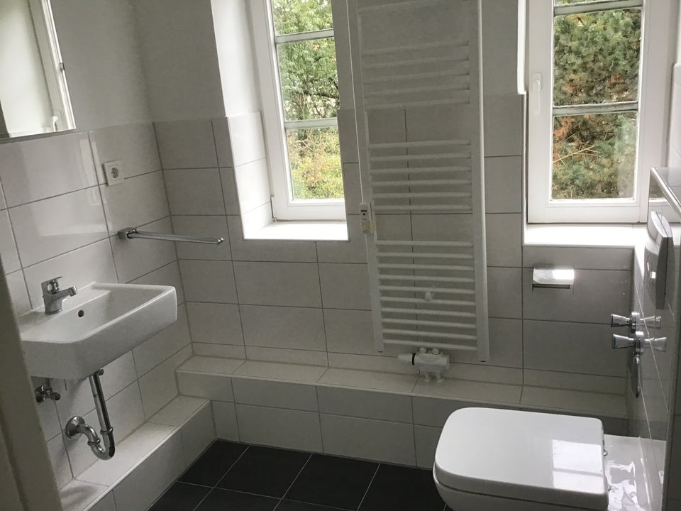 Renovierte 2-Zimmer-Wohnung in denkmalgeschütztem Objekt - Photo 2