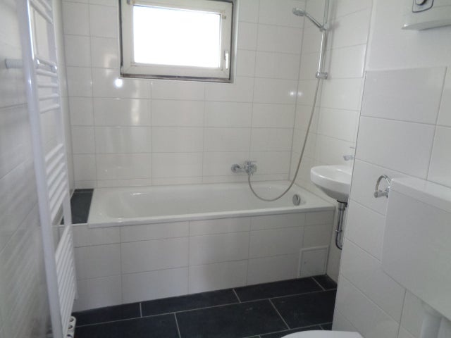 Frisch sanierte 2-Zimmer-Wohnung in zentraler Lage - Foto 2