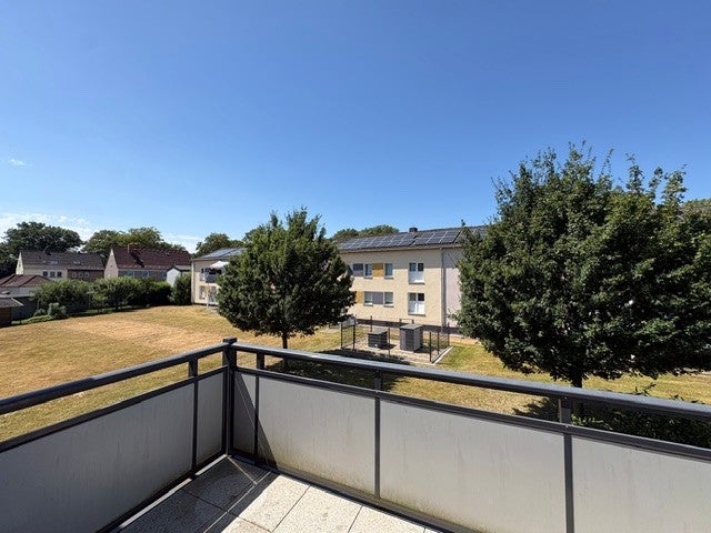 Ihr neuer Rückzugsort: Erleben Sie entspannte Momente auf Ihrem großzügigen Sonnenbalkon! - Photo 1