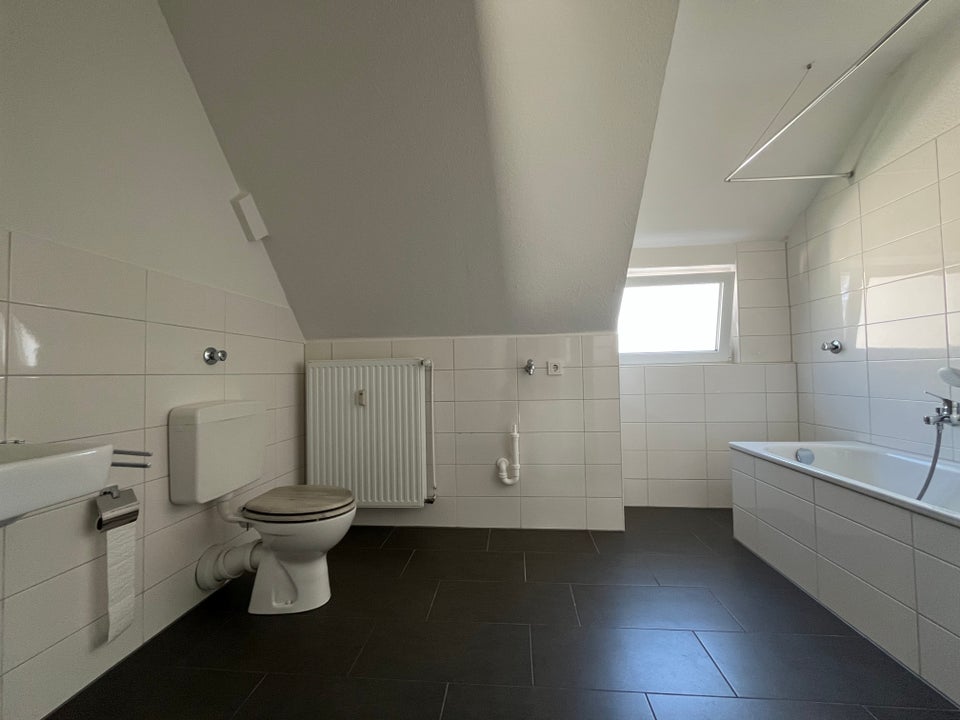 Einziehen & wohlfühlen – bezugsfertige 2,5-Zimmer-Wohnung mit Charme - Photo 1