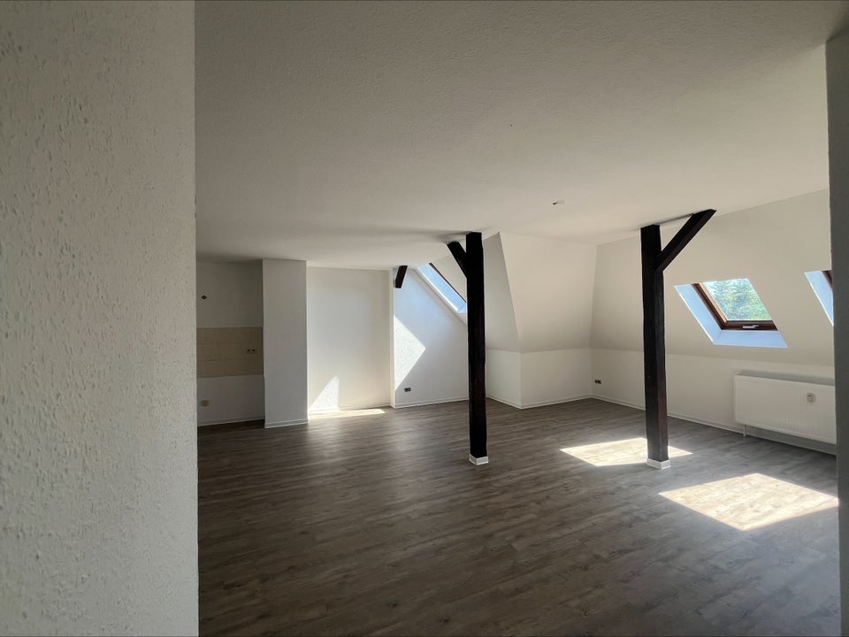 Helle und Dachgetschosswohnung - Foto 4