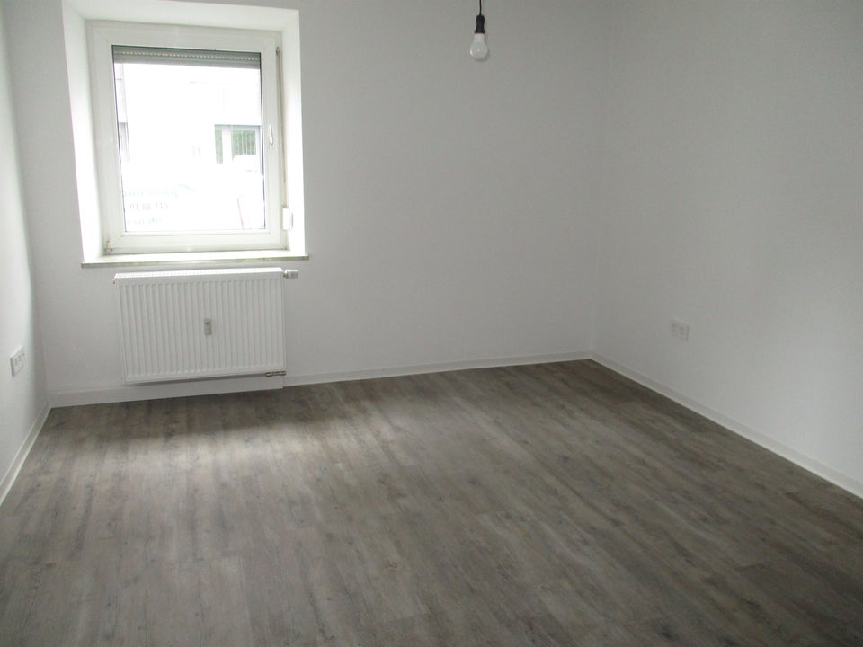 Renoviert und zum Einzug bereit! Tolle 3 - Zimmer Wohnung in Stadtlage! - Foto 1