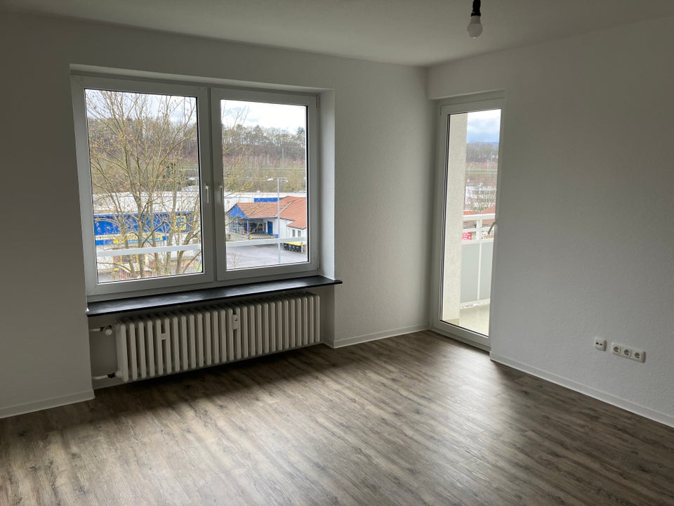 Jetzt zugreifen - gut geschnittene 2-Zimmer-Wohnung mit Balkon - Photo 3
