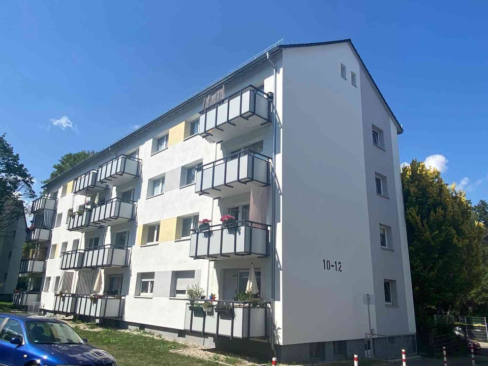 Übernahme der Einbauküche möglich - 2,5-Zimmer-Wohnung mit Tageslichtbad - Photo 3