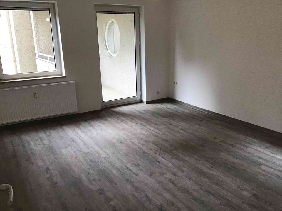 Schöne 3,00-Zimmer-Wohnung mit Balkon - Photo 1
