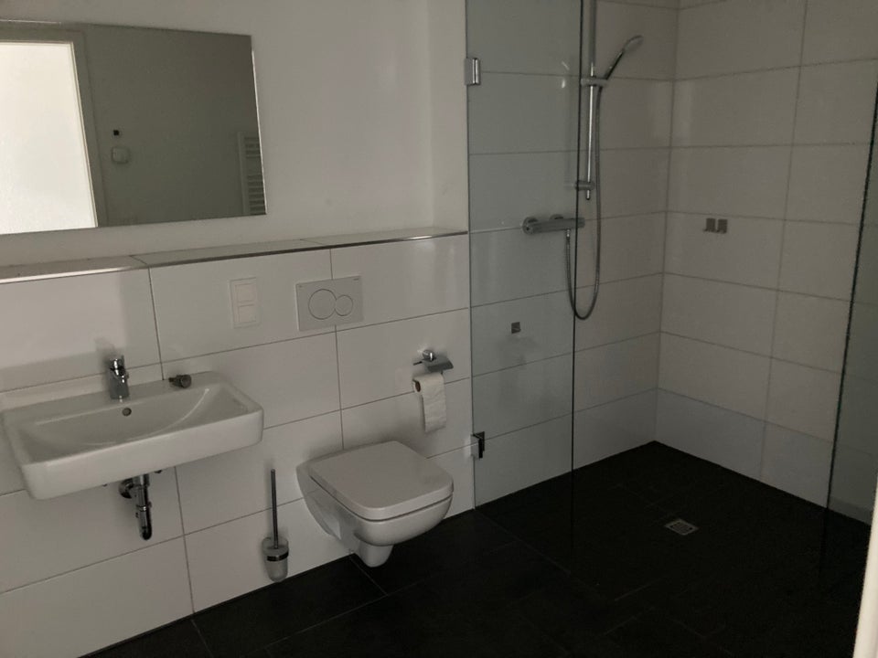**Großzügige und helle 4 Raum Wohnung** - Foto 2