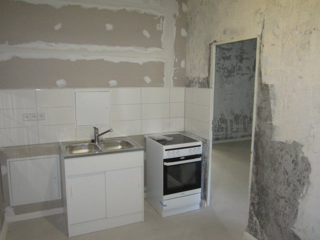 Wohnung sucht Maler - unrenovierte 3 Zimmer Wohnung mit neu gefliestem Duschbad in Kaulsdorf - Foto 1