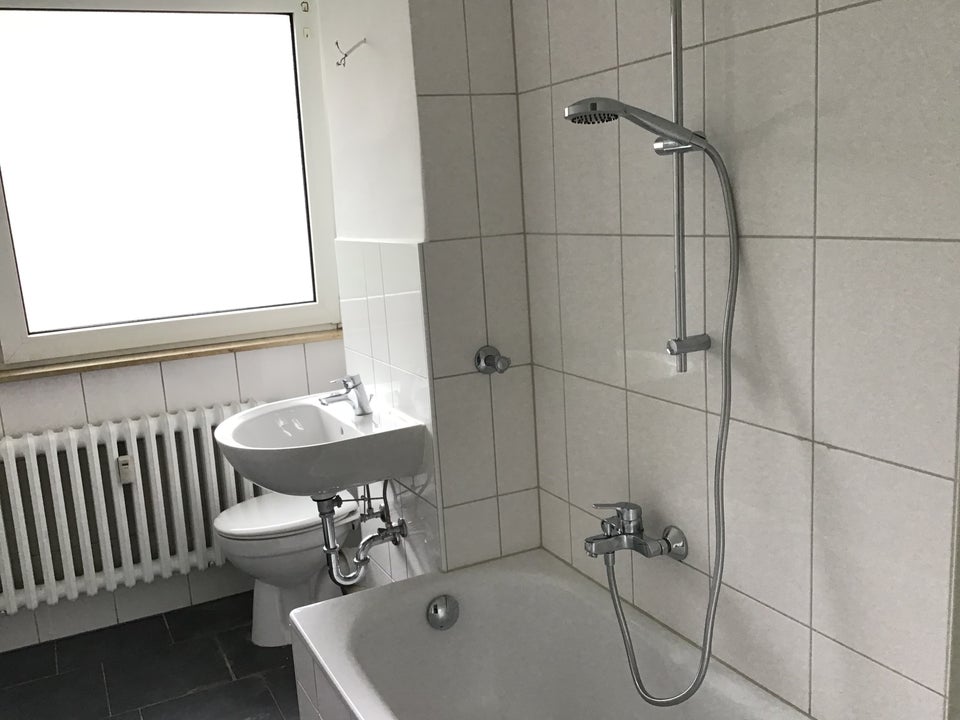 Hier macht wohnen Spaß: bezugsfertige 3-Zimmer-Wohnung im Grünen! - Photo 2