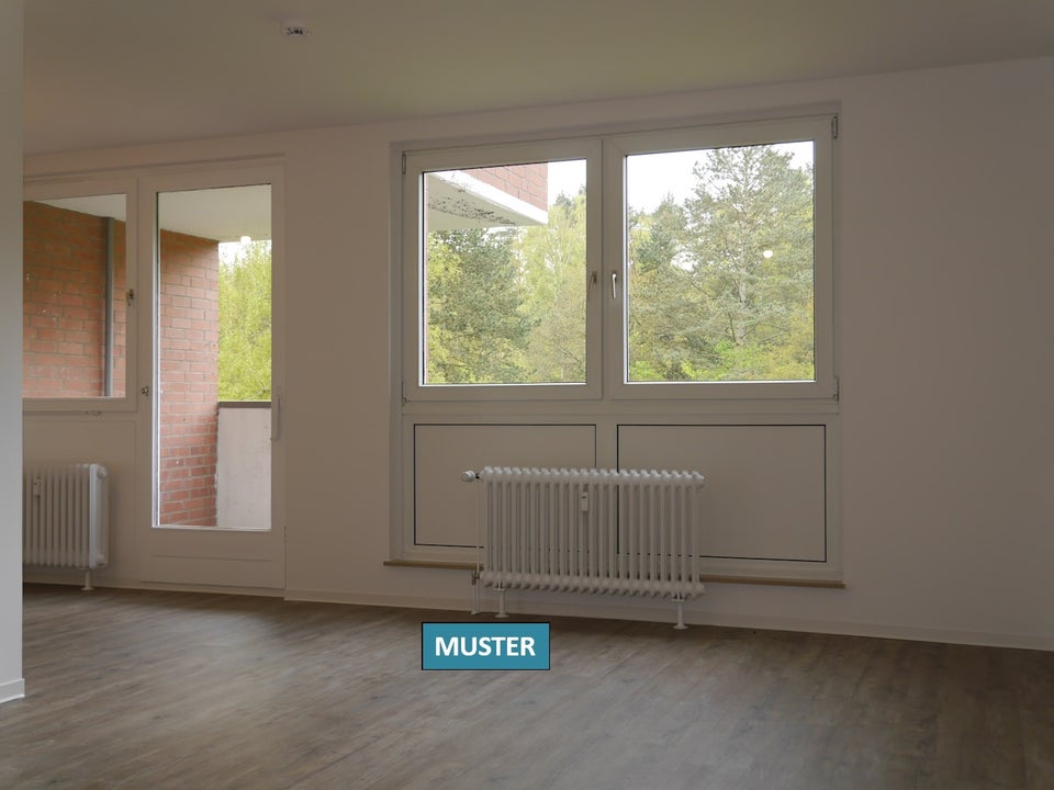 Die Gelegenheit: vollsanierte 3-Zi.-Wohnung mit Balkon im Erdgeschoss - Photo 1