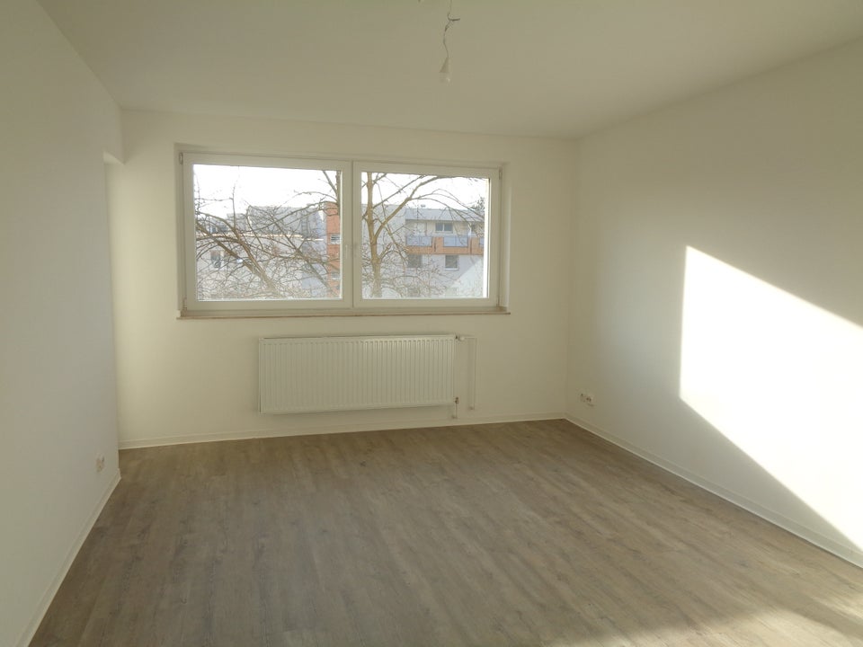 Großzügige, sanierte 3-Zimmer-Wohnung mit Balkon – ideal für junge Familien - Photo 1