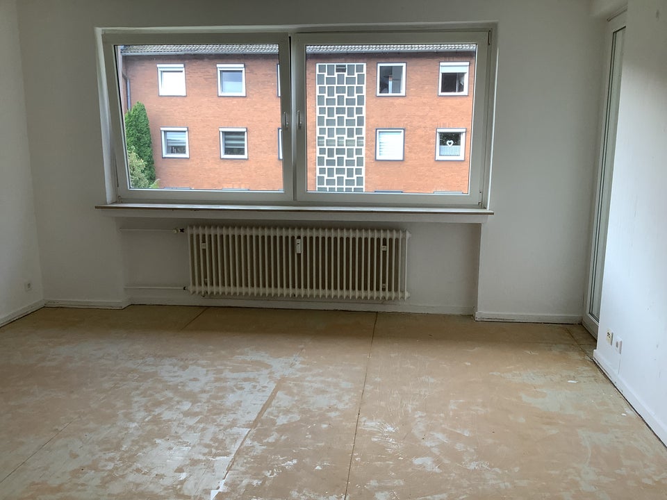 Zentral gelegene 4-Zimmer-Wohnung mit Balkon sucht neue Mieter! - Photo 2