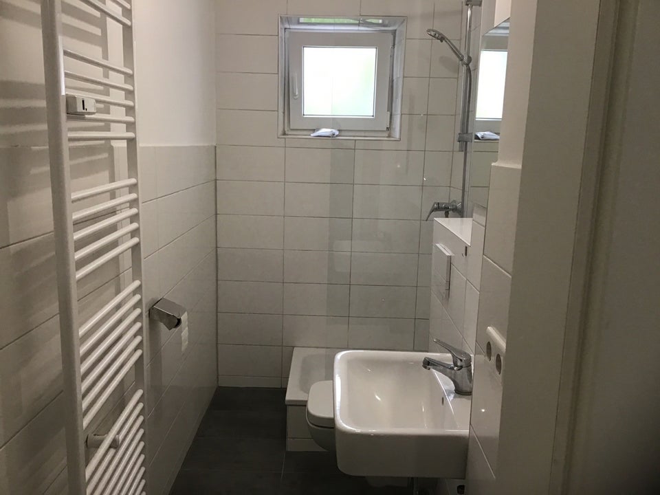 Schöner Wohnen: günstig geschnittene 2,5-Zimmer-Wohnung mit Balkon sucht Sie! - Photo 5