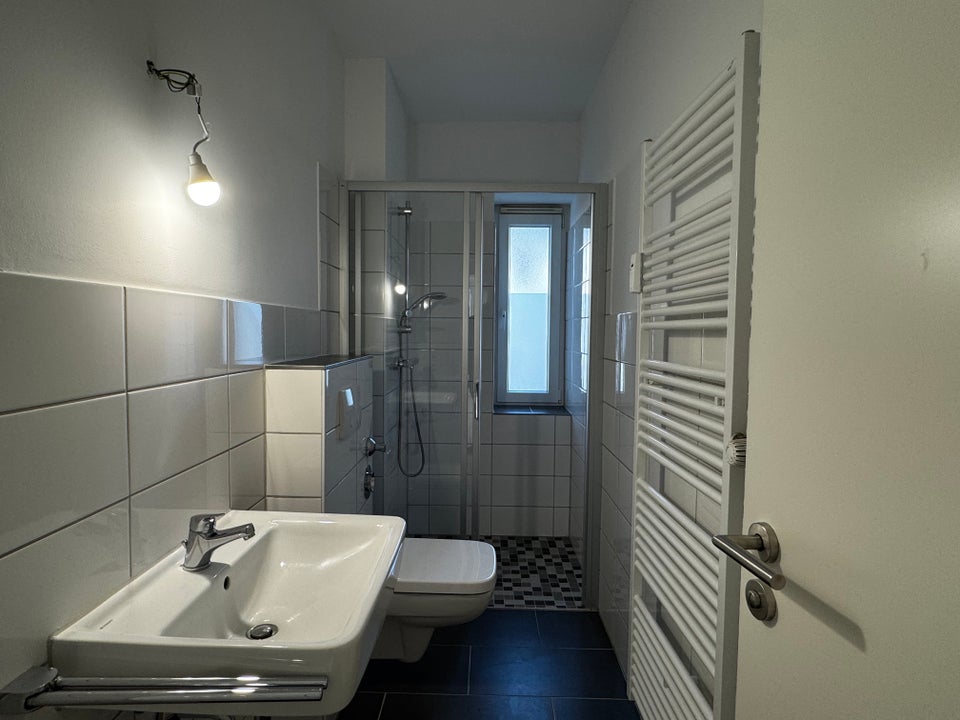 Neue Wohnung, neues Glück! 3-Zimmer-Wohnung mit Wintergarten - Photo 2
