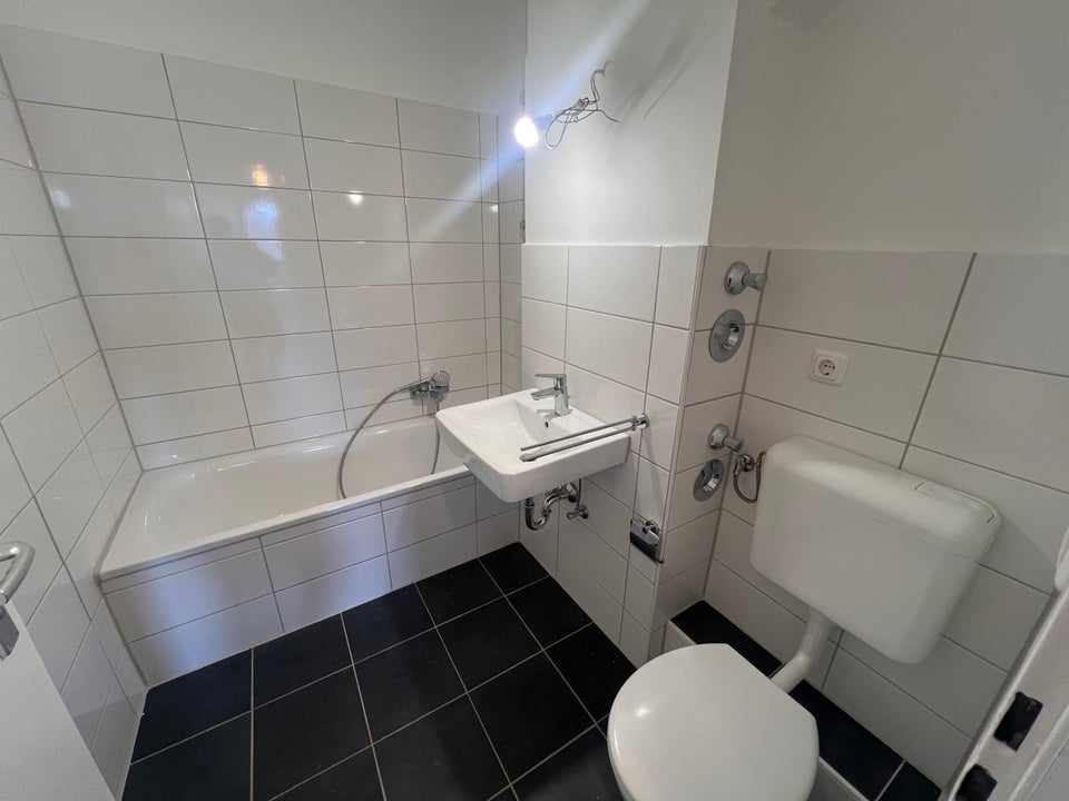 Familienfreundliche 3-Zimmer-Wohnung mit Balkon - Photo 5