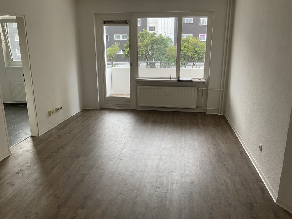 Moderne 2-Zimmer-Wohnung mit Balkon kurzfristig verfügbar - Foto 2