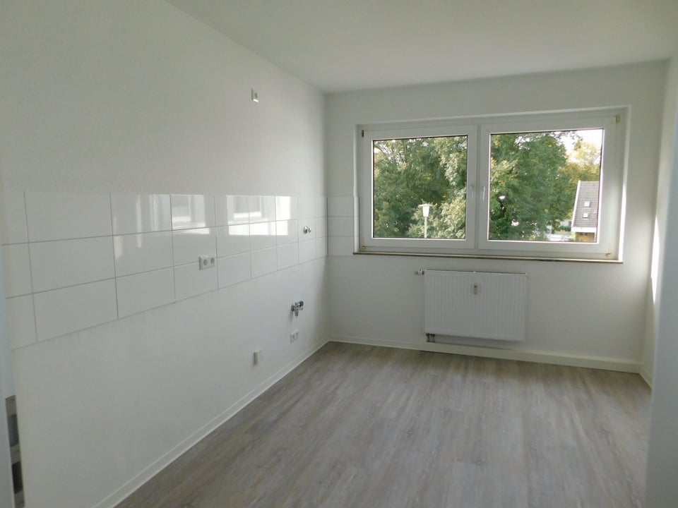 Kompl. renovierte 3-Zi.-EG-Whg. in ruhiger und grüner Nachbarschaft zu vermieten - Foto 1