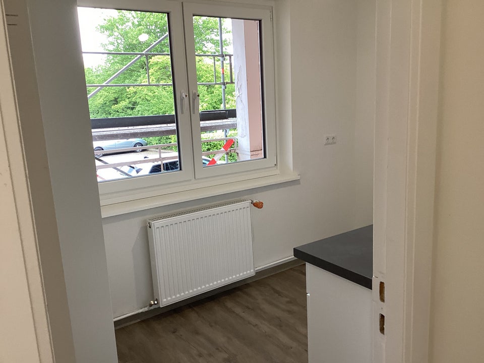 Schöner Wohnen: sanierte 1 Zimmer-Erdgeschoss-Wohnung mit Balkon und sofort anmietbar! - Photo 3