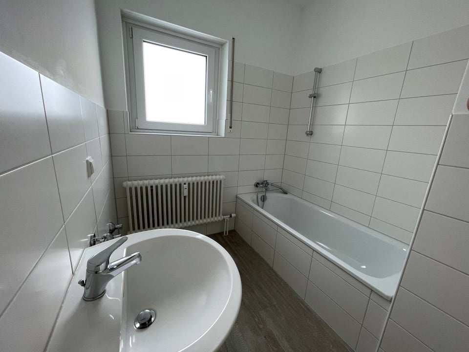 Großzügige 3-Zimmer-Wohnung in Zentraler und dennoch ruhige Wohnlage - Foto 2