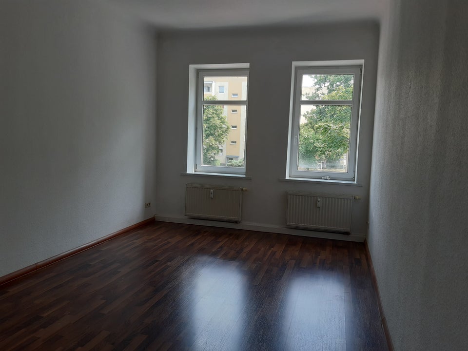 Helle 2-Zimmer-Whg. mit Balkon uns Ausblick ins Grüne - Foto 2