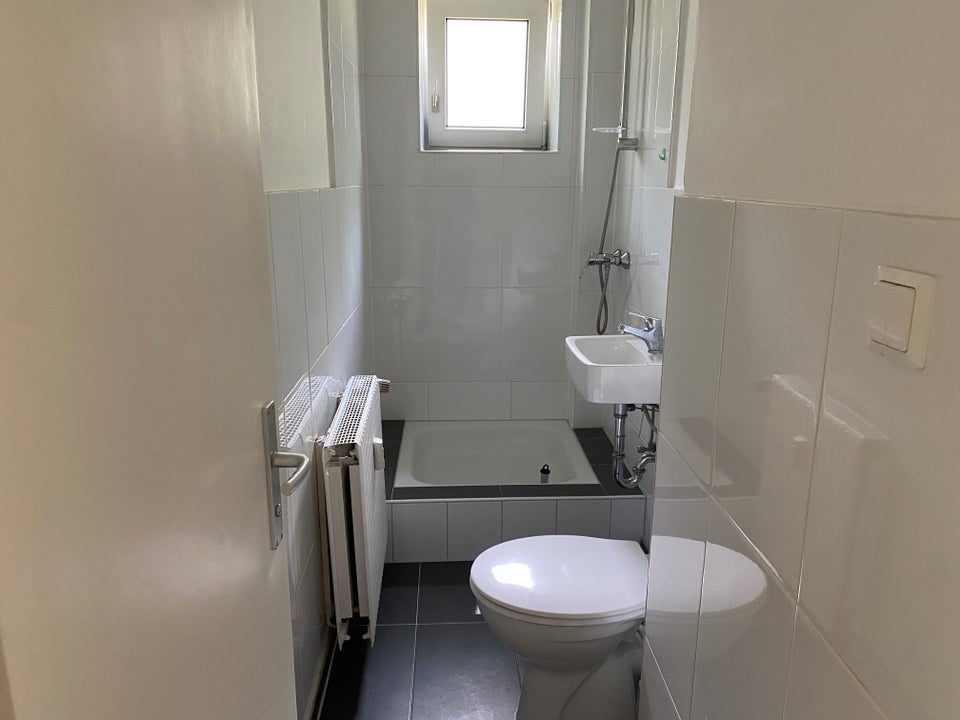 Gepflegte 3-Zimmer-Wohnung mit Einbauküche - Foto 4