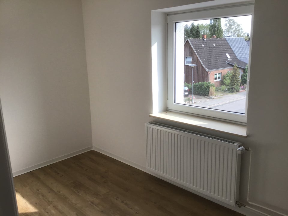 Schöne, renovierte 2,5-Zimmer-Wohnung mit Balkon - Foto 2