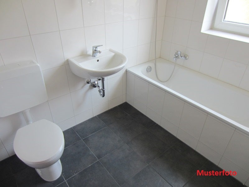 Das Glück hat ein Zuhause: ansprechende 4-Zimmer-Wohnung - Photo 4