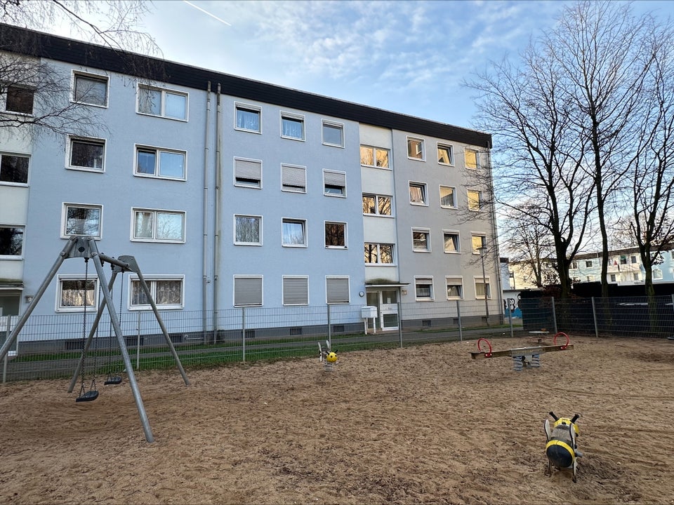Gemütliche 2-Zimmer-Wohnung mit Einbauküche und Balkon in LEV. Steinbüchel - Photo 3